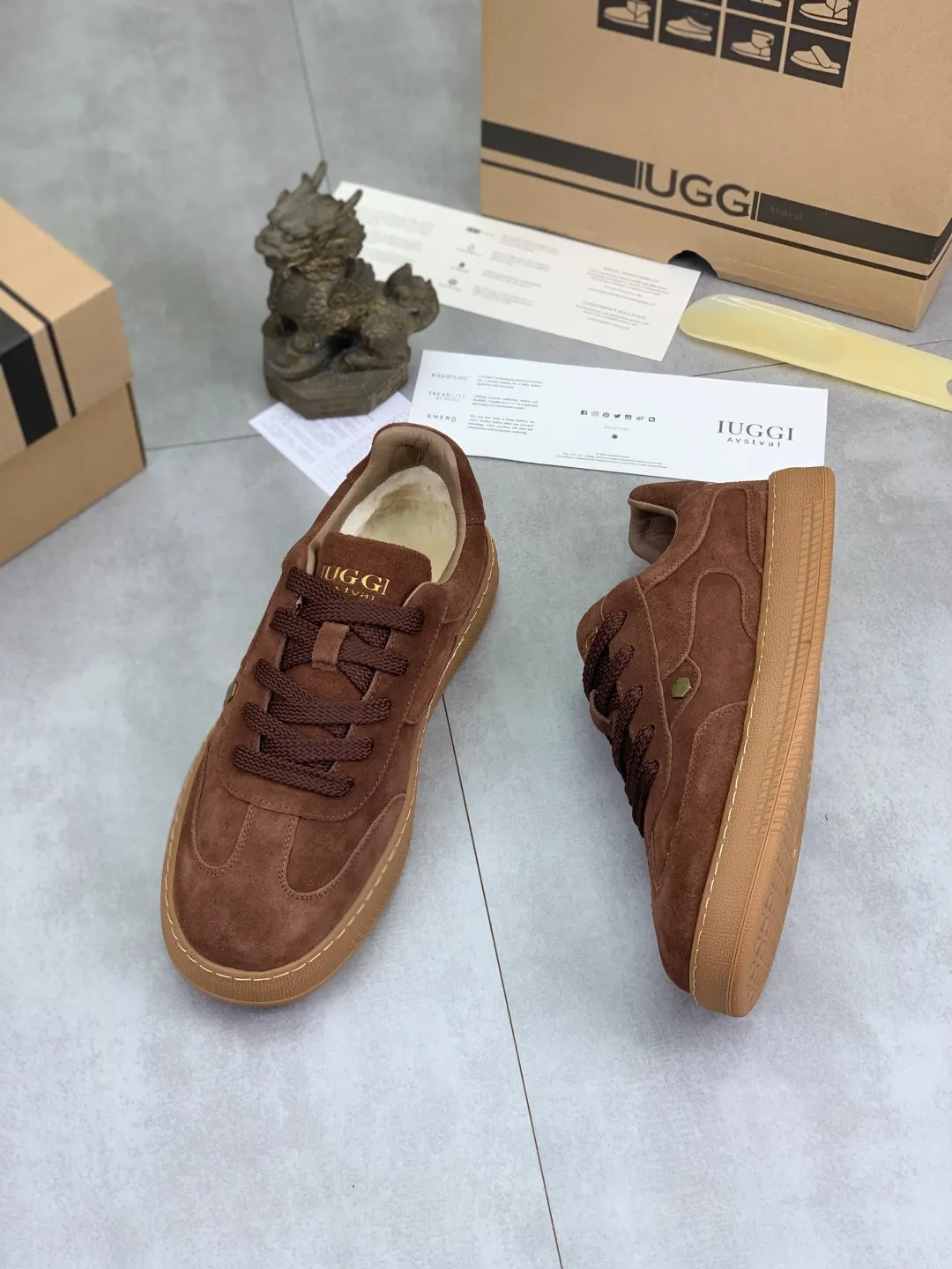 Men's shoes 💰P520 New arrival 🆕🆕🆕 26 new IUGGI men's moral training shoes Winter lace-up low-cut casual men's shoes Outer layer of cowhide, rubber outsole, lining with wool, comfortable and breathable💯 Versatile winter essentials👌 Transform your feet into the brightest "boy"❗️ Size: 39-44 Three colors